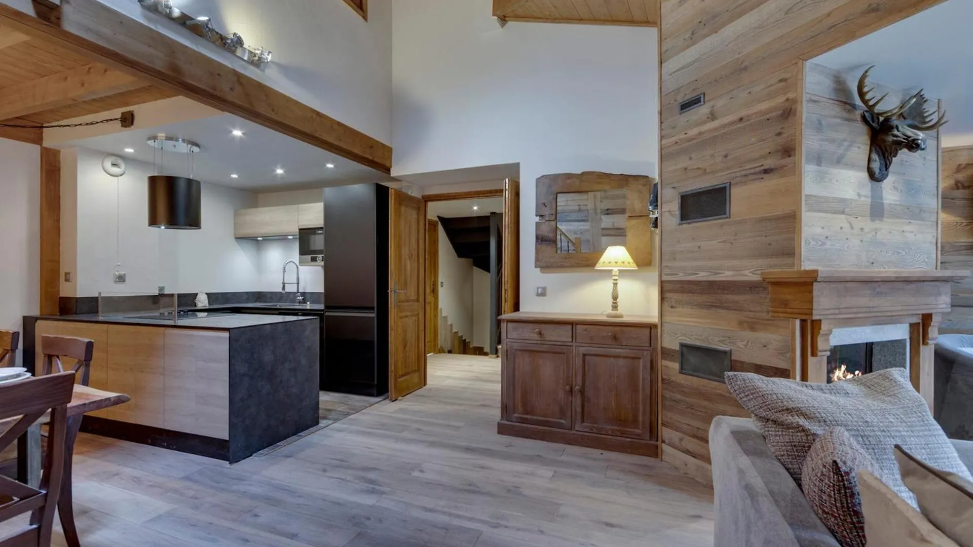 Appartement Skis Aux Pieds, 4 Ch, 10 Pers, Piscine, Jacuzzi, Wifi - Fr-1-686-45 Bourg-Saint-Maurice 0*,  France